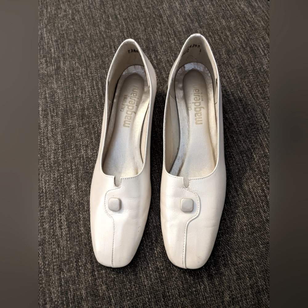 Magdesians 8 N leather white cream pumps retro low heel pearly wedding shoes